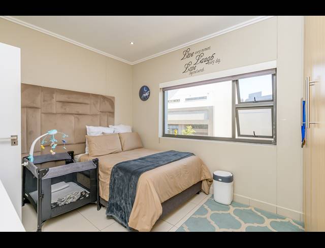 2 BEDROOM APARTMENT FOR SALE IN UMHLANGA RIDGE